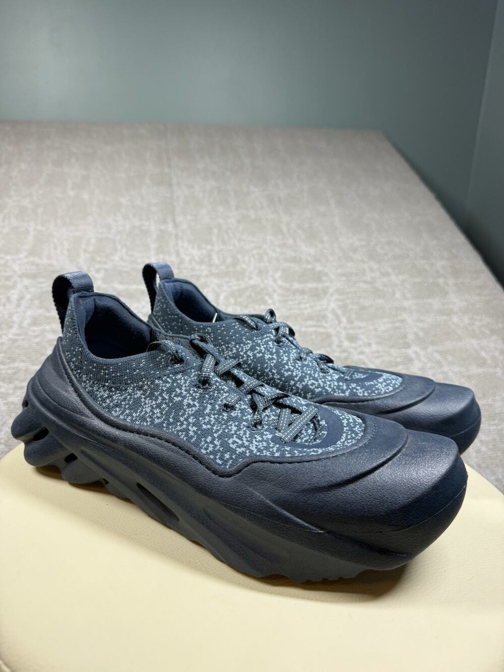 Crocs Echo Surge Sneakers Mens 8/W10 Nightfall Blue Knit Athletic Comfort Shoes
